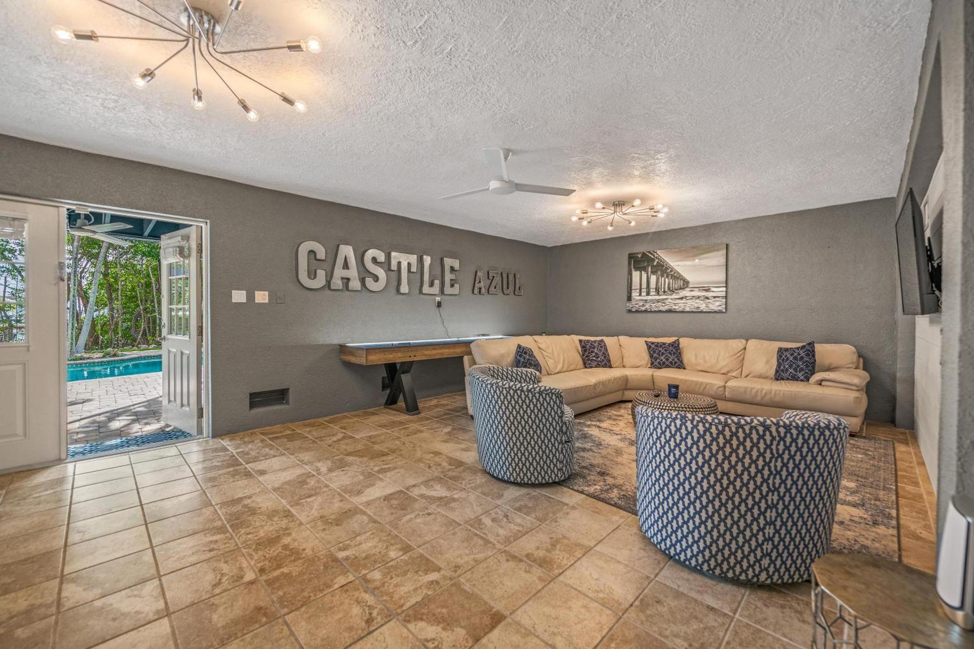 Castle Azul Villa Anna Maria Exterior photo
